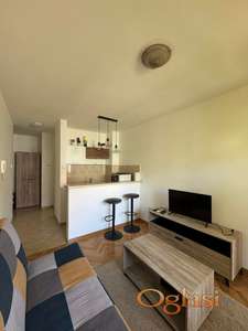 GARSONJERA - ADAMOVICEVO NASELJE